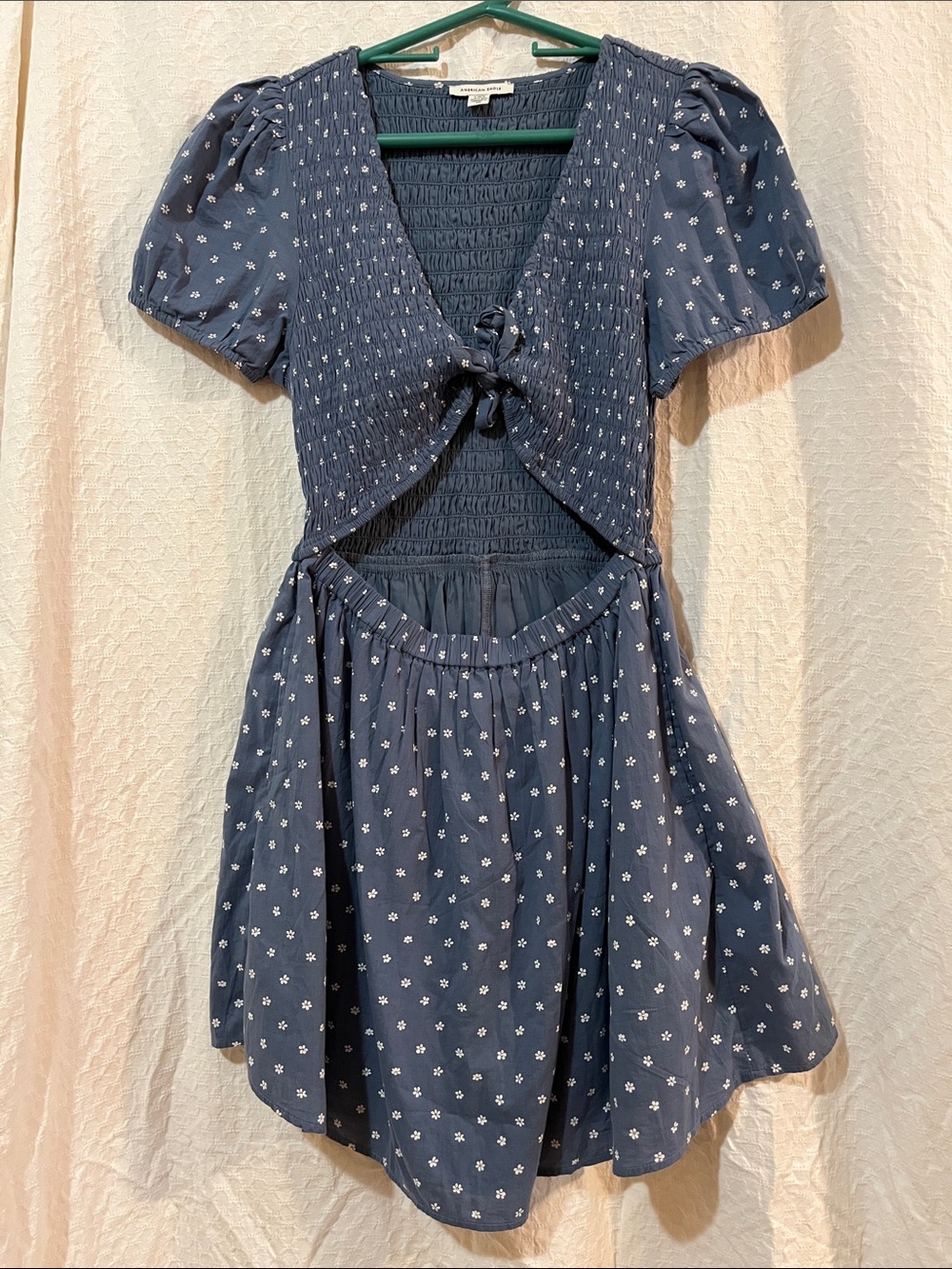 AMERICAN EAGLE SMOCKED Women’s JUMPER SKIRT - Blue & Tiny White Daisies - Large